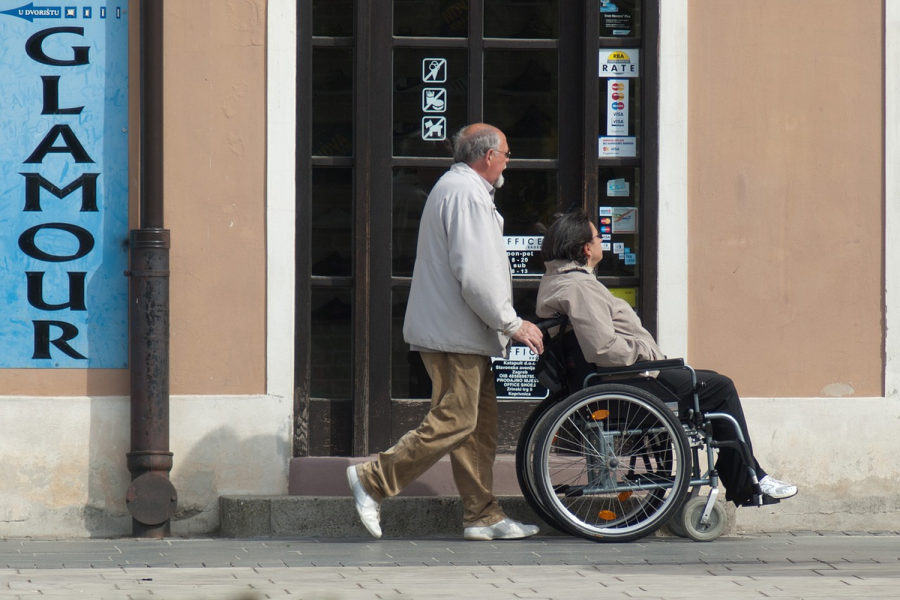 Personas con discapacidad.