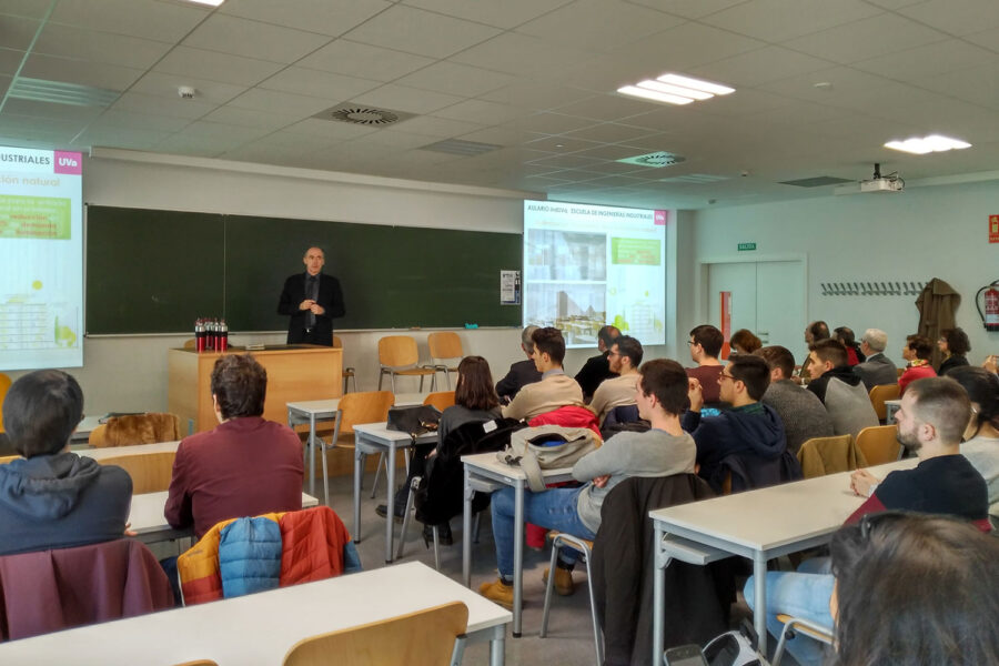 alumnos estudiantes aula universidad Valladolid